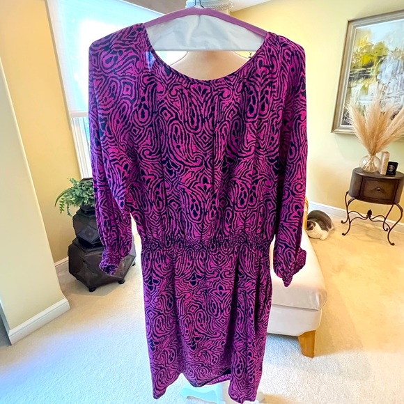 Shoshanna size 8 silk dress in bright pink and blue pattern.  Worn once. - Picture 4 of 5